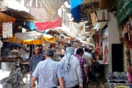 الليرة تتهاوى أمام الدولار.. والنظام يواجه استحقاقاته بالأكاذيب