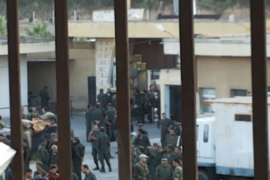 احتجاجاً على أحكام بالإعدام.. إضراب المعتقلين في سجن حماة يدخل أسبوعه الثاني