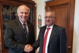 لقاءٌ بين السيد عبد العزيز تمو و السيناتور ستيف شابوت عن الحزب الجمهوري.