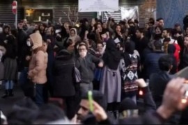 مظاهرات في إيران وشعارات تُرفع للمرة الأولى.