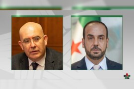 رئيس الائتلاف الوطني يجتمع مع المبعوث البريطاني الخاص إلى سورية