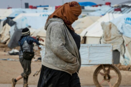 رغبة “قسد” في إفراغ الهول وسجونها من السوريين.. الدوافع والمكاسب