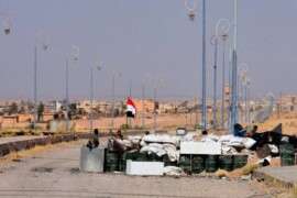 الفرقة الرابعة تفرض إتاوات باهظة على البضائع الداخلة إلى “البوكمال”