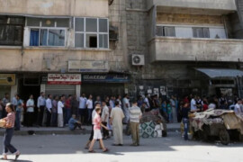 وفاة امرأة بنوبة قلبية بعد انتظارها في طابور  الخبز بمدينة حلب  لإربع ساعات.