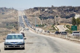 مسؤول روسي: موسكو ترغب بالسيطرة على طريق “إم 4” في إدلب