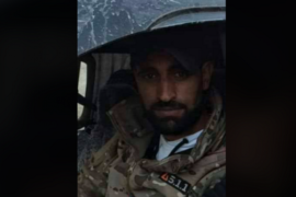 يلقب بـ”قذافي” سوريا.. مجهولون يغتالون قيادياً بارزاً لـ”قسد” بريف حلب