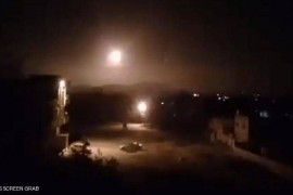 الطيران الحربي الاسرائيلي يستهدف فجر  الجمعة، مواقع لميليشيات الأسد في محيط مدينة حماة وسط سوريا
