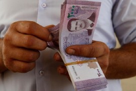 الليرة السورية تفقد 24.5 % من قيمتها منذ مطلع 2021