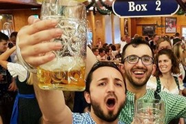 التقيا بقائد مجموعة مقاتلة…. الأخوان “شتات” لاجئان في النمسا يقضيان “إجازة” في “السلمية”