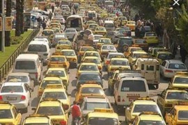 ازمة المحروقات تعصف بالمناطق التي تقع تحت سيطرة نظام الأسد