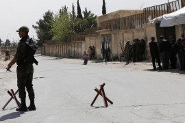 النظام السوري يعتقل لاجئين فلسطينيين عائدين ومدنيين في حلب