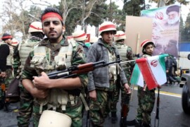 الميلشيات الإيرانية تستولي على منازل النازحين في بادية حمص .