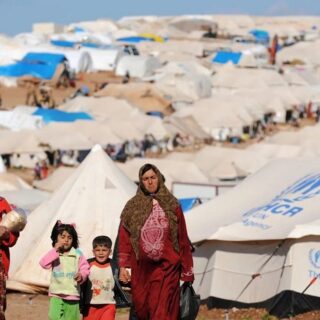 اللجنة الوطنية  الاستشارية الفرنسية لحقوق الإنسان تطالب بإعادة اطفال وزوجات الجهاديين الفرنسيين المحتجزين في مخيمات ميليشيات pyd-pkk .