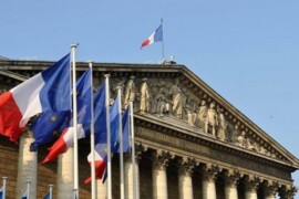 عل خطى المانيا ….فرنسا تبدأ محاكمة شخص بتهمة دعم قوات تنظيم الأسد الأرهابي .