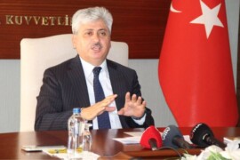 والي هاتاي يمنع أوميت أوزداغ من دخول الولاية عقب تصريحاته العنصرية ضد اللاجئين السوريين
