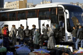 وزير لبناني يتحدث عن خطة لترحيل السوريين على مراحل