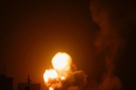 الجيش الإسرائيلي يستهدف مواقع عسكرية تابعة لتنظيم الأسد الأرهابي والميليشيات الإيرانية .