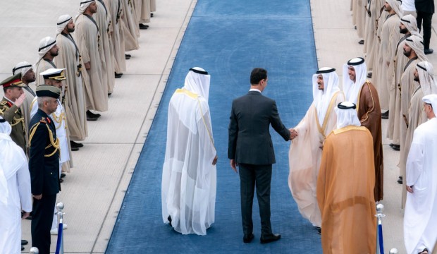 النظام السوري و”الحضن العربي”.. انعطافة وأبواب مشرّعة ومبادرات