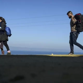 معهد واشنطن يؤكد استمرار عمليات الهجرة من مناطق سيطرة تنظيم الأسد الأرهابي وميليشيات pkk الارهابية .