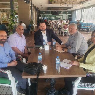 المحامي رديف مصطفى نائب رئيس رابطة المستقلين الكرد السوريين ومعاون وزير العدل في الحكومة السورية المؤقتة يلتقي ببعثة الاتحاد الأوربي.