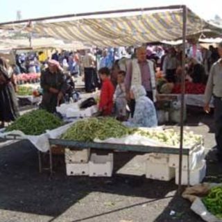 سوق الاربعاء ( بازار عفرين ) سوق تقليدي. يجسد تراث وأصالة  مدينة عفرين .