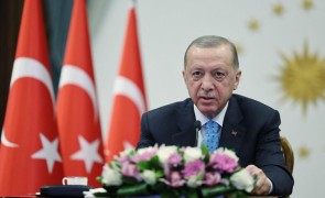 تركيا تؤكد شن عملية عسكرية ضد ميليشيات pyd-pkk الإرهابية شمالي سوريا في الوقت المناسب .
